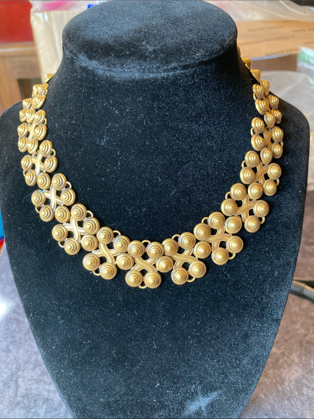 Simply Gorgeous Vintage Gold-Tone Spiral Link Statement Choker Necklace